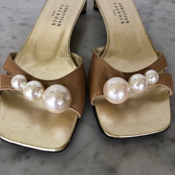 CHRISTIAN LACROIX Faux Pearl Gold Triangle Heel Tan Slide Sandal 5.5 - Picture 5 of 17